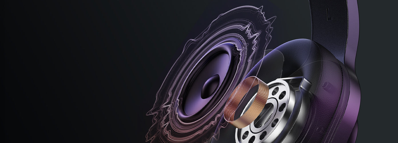 Casque circum-auriculaire violet avec haut-parleur visible et lignes ondulées pour la qualité audio.