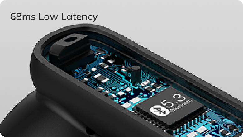 Gros plan sur la technologie de puce Bluetooth 5.3 dans l'appareil avec une latence faible de 68 ms pour une connexion rapide et sans décalage.