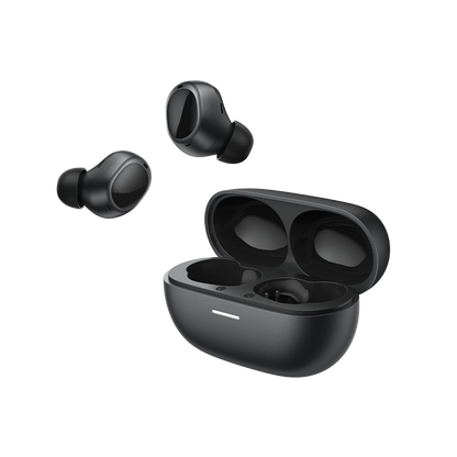 QCY MeloBuds A30 : écouteurs True Wireless noirs brillants avec étui de chargement ouvert sur fond blanc